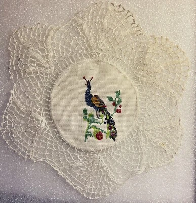 Tapete de encaje de pavo real cosido a mano borde de encaje pájaro borde festoneado delicado en mal estado Foto 1 de 4