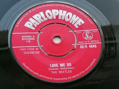 THE BEATLES  1962 UK 45  LOVE ME DO  RED PARLOPHONE 45-R 4949  WOZT TAX   1P 1G - Image 1 of 4