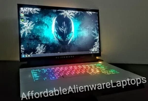 RARE LUNAR WHITE ALIENWARE M15 R3 i7 5GHZ CPU 16GB RAM 8GB NVIDIA GPU 512GB SSD! - Picture 1 of 9