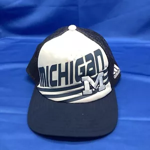 Cappello Michigan Wolverines U di M Adidas trucker maglia posteriore cappello snapback H22 - Foto 1 di 7