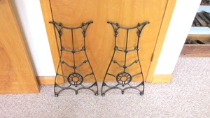 Match Pair Old Antique Cast Iron Sewing Machine Table Legs Standard - Picture 1 of 4