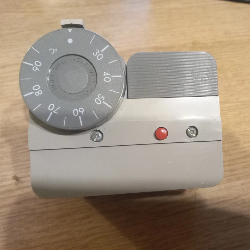  Thermostat For Conventional Flued Gas  Boiler.Never Used.Never f Fitted - Image 1 of 1