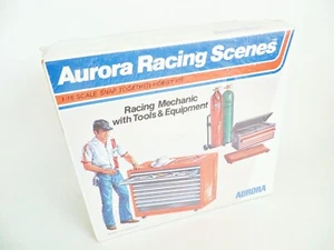 AURORA RACING SCENES 'RACING MECHANIC WITH TOOLS & EQUIPMENT' MIB 1:16 RARE KIT - Picture 1 of 7