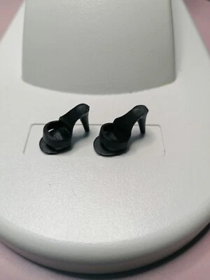 PAIRE DE CHAUSSURES ESCARPINS NOIRS POUR POUPÉE TRESSY BELLA - Photo 1/3