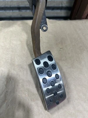 2003 03 04 Ford Mustang Cobra SVT acelerador pedal de gasolina 3343 Foto 1 de 4