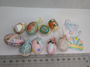Lote de adornos de huevo de Pascua algunos hechos a mano - Imagen 1 de 13