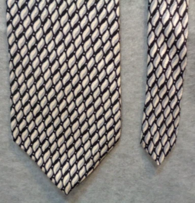 100% Silk Tie Necktie by Structure Geometric Design Made in USA 4x58 - Image 1 of 3