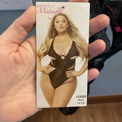 Peluche Seven Til Midnight negro de encaje y satén elástico nuevo con etiquetas - Talla 1X-2X Foto 1 de 4