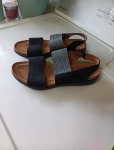 COMFORTIVA PILLOWTOP MEMORY FOAM WOMEN SANDALS SIZE 8.5 M LEATHER BLK/GREY - Picture 1 of 8