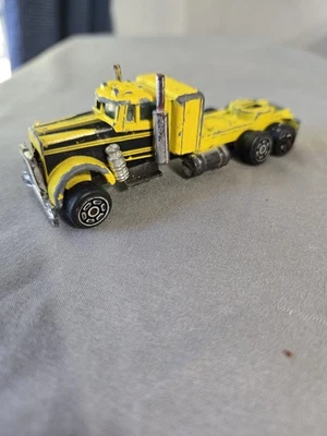 1978 Universal Products Semi Tractor Trailer Truck Hauler Diecast - Image 1 of 4