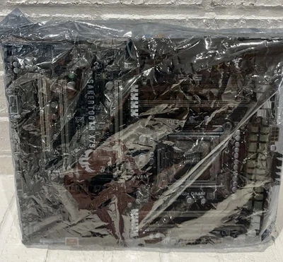 ASUS Sabertooth X79 TUF ATX Motherboard 2011 - Image 1 of 4