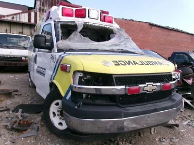 Used Engine Assembly fits: 2013 Chevrolet Express 3500 van 6.6L VIN L 8 - Imagem 1 de 4