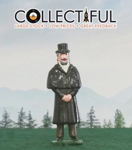 VC - ENGLISH GENTLEMAN IN BLACK COAT HAT - LEAD FIGURE - BRITAINS SIZE *RARE🔥98 - Picture 1 of 4
