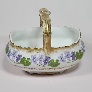 Antiker Limoges Frankreich Porzellan kleiner Henkel Korb Veilchen Gold - Bild 1 von 9