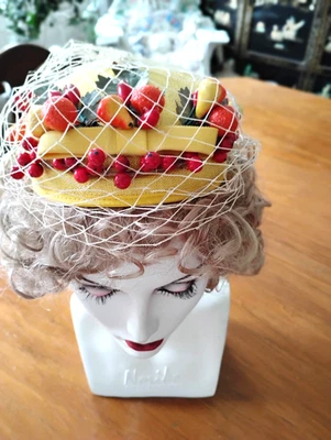VTG 1950'S LADIES HAT-JUNIOR "B" SUNSHINE YELLOW w FRUIT-NETTING-JUST FOR FUN!! - Image 1 of 4
