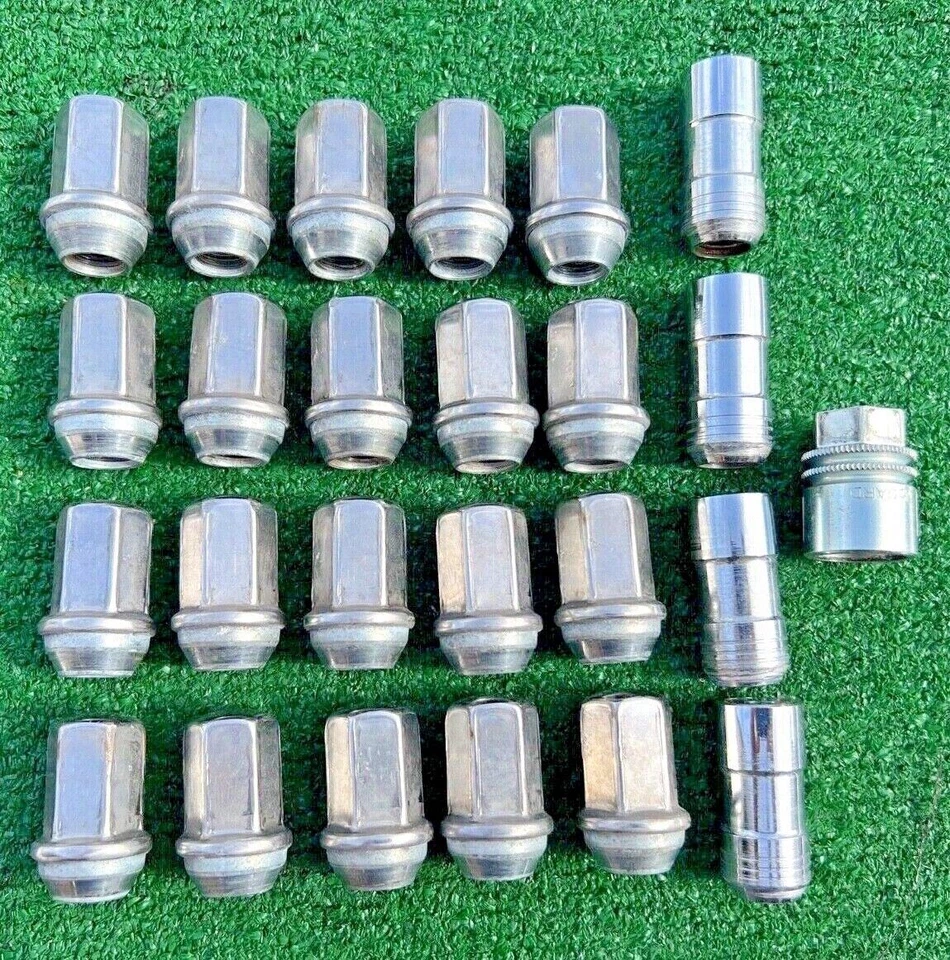 24 Genuine GM OEM Factory Wheel Lugnuts plus Locks Escalade Suburban Tahoe Yukon - Image 1 of 4