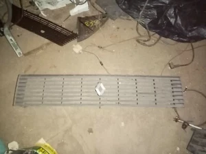 CALANDRE RENAULT R9 - Bild 1 von 1