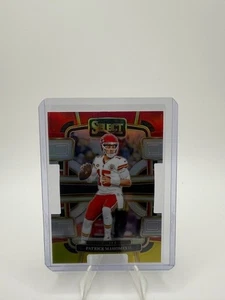 2023 Select - Concourse Patrick Mahomes II #49 Red & Yellow Prizm Die-Cut Chiefs - Picture 1 of 2