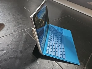 Microsoft Surface Pro 4 Tablet - Bild 1 von 6