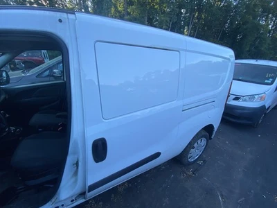 Used Rear Left Door Assembly Rear Side fits: 2015 Ram Promaster city sliding w/o Foto 1 de 4