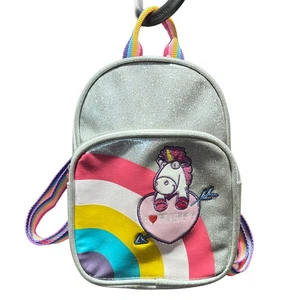 Universal Studios Despicable Me Fluffy Unicorn Glitter Rainbow Mini Rucksack - Bild 1 von 7