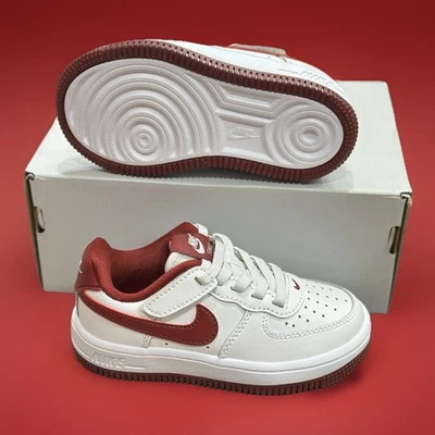 Tênis Nike Air Force 1 Low Easy On Team vermelho casual FN0237-105 tamanho 9C - Imagem 1 de 4