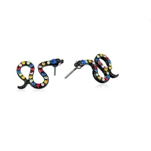 Betsey Johnson. Pendientes con tachuelas multicolores envolventes de serpiente joyería de moda para mujer - Imagen 1 de 6