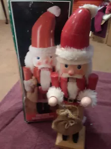 Cascanueces de madera vintage estilo euro colección 15 in. Pintado a mano de lujo - Imagen 1 de 2