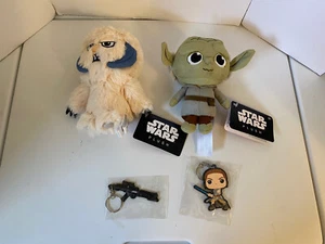 Yoda + Wampa Plüschtier Schmuggler Kopfgeld Star Wars Funko Neu mit Etikett + Schlüsselanhänger - Bild 1 von 3