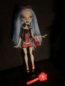 Monster High Gloom Beach Ghoulia Yelps Exclusive - Picture 1 of 9
