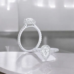 Anillo de compromiso de diamantes talla pera cultivada en laboratorio de 1,60 quilates IGI de oro blanco de 18 quilates - Imagen 1 de 12