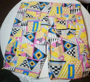 Focus Men's Cargo Shorts Multicolor 80s Print Deep Pockets Size 44 Retro Tribal - Picture 1 of 17