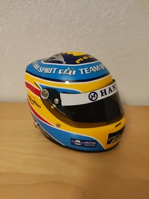 Helmet 1/2 Alonso Helmet Helmet 2006 Helmet Renault World Champion - Image 1 of 4