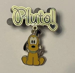 Disney - Prendedor Cuties Personaje Cuelga Hueso en Boca Personaje - Imagen 1 de 1