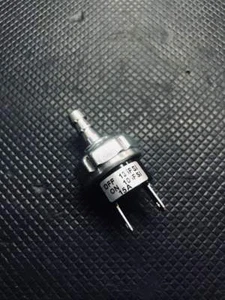 Air Compressor Pressure Switch 5140062-38 Dewalt / Porter Cable / 105/135 psi - Picture 1 of 2