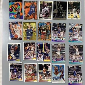 100 CARD LOT OF VINTAGE NBA HALL OF FAMERS ROOKIES SUPERSTARS AND INSERTS-LOT 7 - Picture 1 of 6