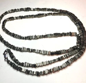 Collana Boho 42" perle quadrate in argento intagliato nero ematite - Foto 1 di 3