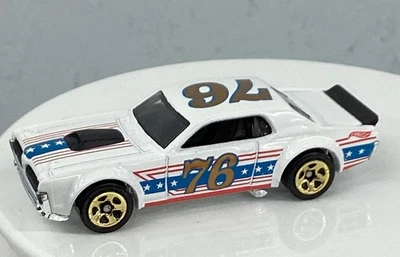 Hot Wheels 1968 White Mercury Cougar #10/10 2020 1:64--suelto Foto 1 de 3