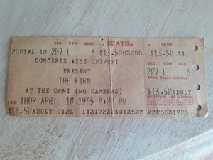 Boleto de concierto The Firm At The Omni 18 de abril de 1985. Vintage.  - Imagen 1 de 8