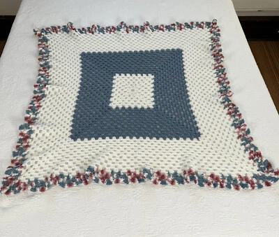 Manta afgana de ganchillo hecha a mano 42x44 tiro de vuelta rosa azul blanco Foto 1 de 4