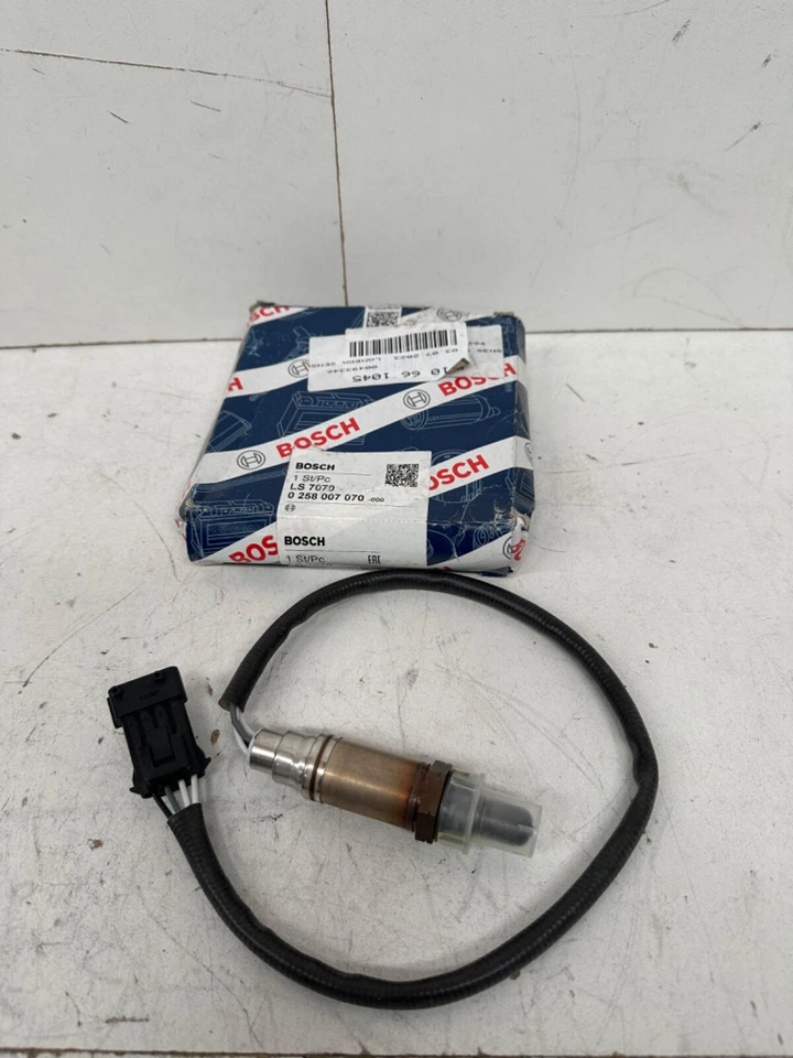 Bosch LAMDBA Oxygen O2 Sensor Fits VOLVO C70 V70 S60 S80 XC70 8627750 8631670 - Image 1 of 4