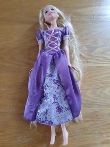 barbie rapunzel muñeca