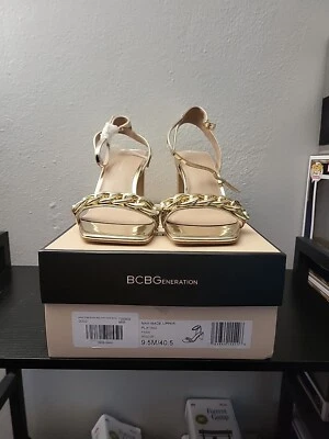 Sandalias BCBGeneration para mujer doradas talla 9,5 nuevas en caja  Foto 1 de 4