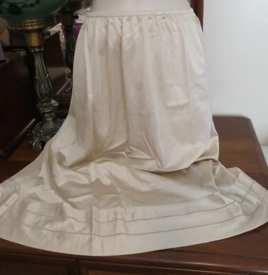 CASI COMO NUEVO SIN MARCA 25" NUDE medio slip talla L EE. UU. Foto 1 de 4