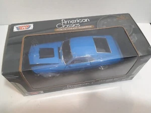 New Motormax 1970 Ford Mustang Sky Blue Boss 429 1:24 Scale Die-Cast Model - Picture 1 of 6