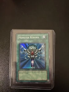 Yugioh - Monster Reborn Super Rare - RP01-EN016 - Picture 1 of 2