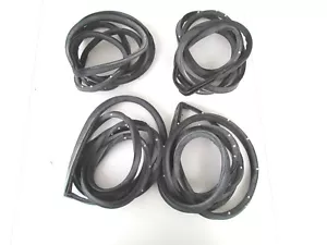 Tür Dichtung Opel Rekord C Commodore A 4 Türer Satz OPEL CLASSIC PARTS Angebot - Bild 1 von 3
