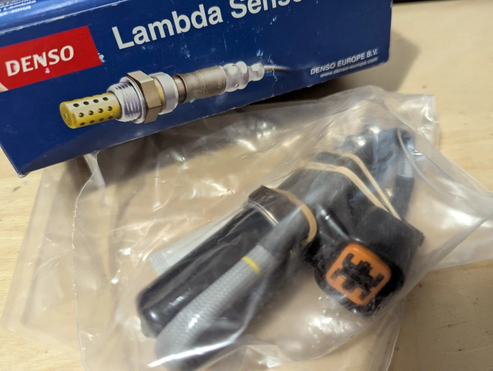 Nuovo sensore Denso Lambda O2 Mitsubishi Space Wagon Runner Daihatsu Copen DOX-0347 - Immagine 1 di 1