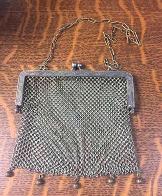 Antiguo bolso de noche vintage alemán plateado para damas cadena correo malla cuentas Foto 1 de 4
