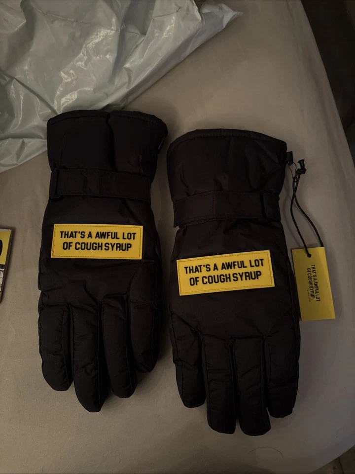 That’s A A A Awful Lot of Tough Syrope Snow Gloves Foto 1 de 1
